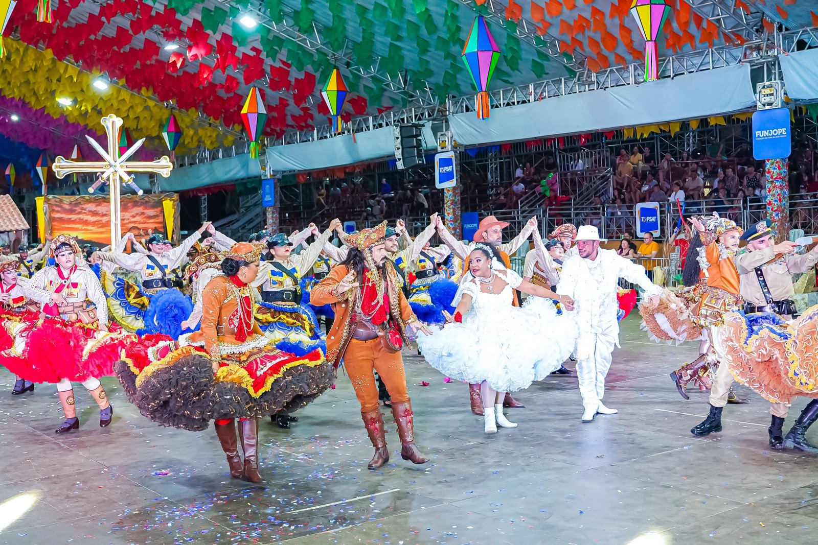 Apresentação de quadrilha junina no XXIII Paraíba Junino em João Pessoa