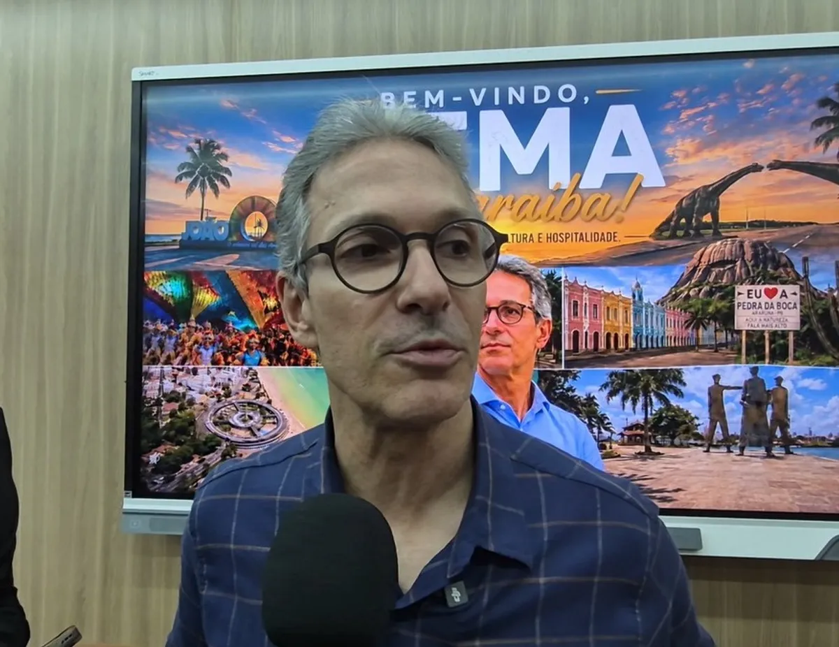 Romeu Zema na Paraíba, indicando apoio político a Efraim Filho em evento