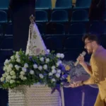 Palco principal do São João de Campina Grande à noite, com show e público presente.