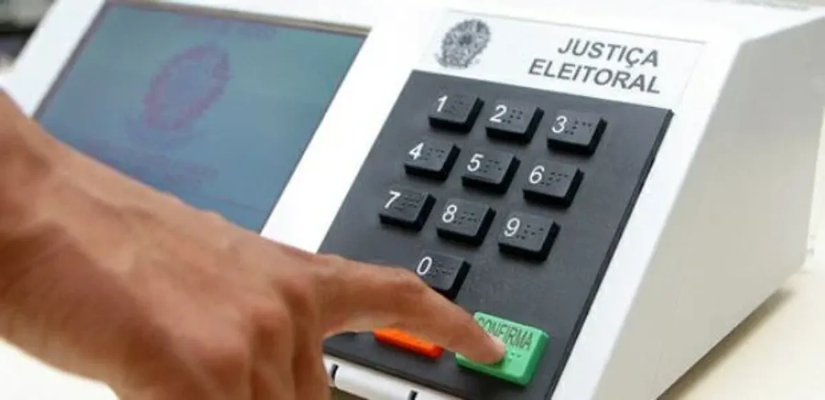 Representantes de forças de segurança se reúnem para discutir o plano de segurança das Eleições 2026.