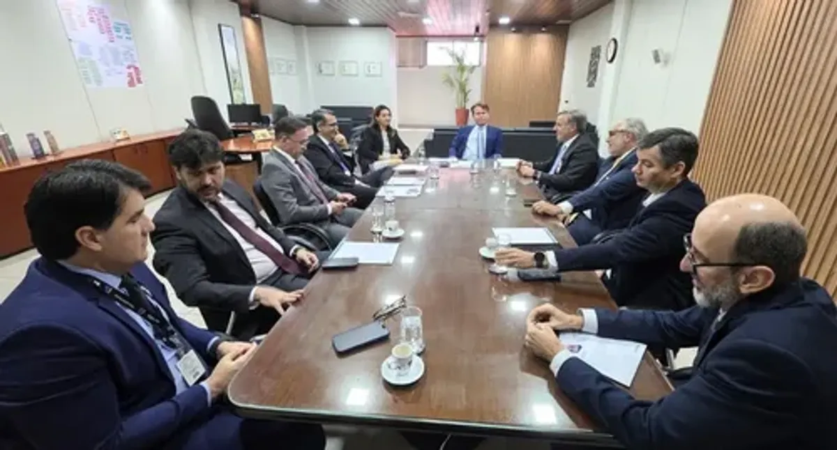 Representantes do TRE-PB e da Meta em reunião para fortalecer parceria eleitoral.