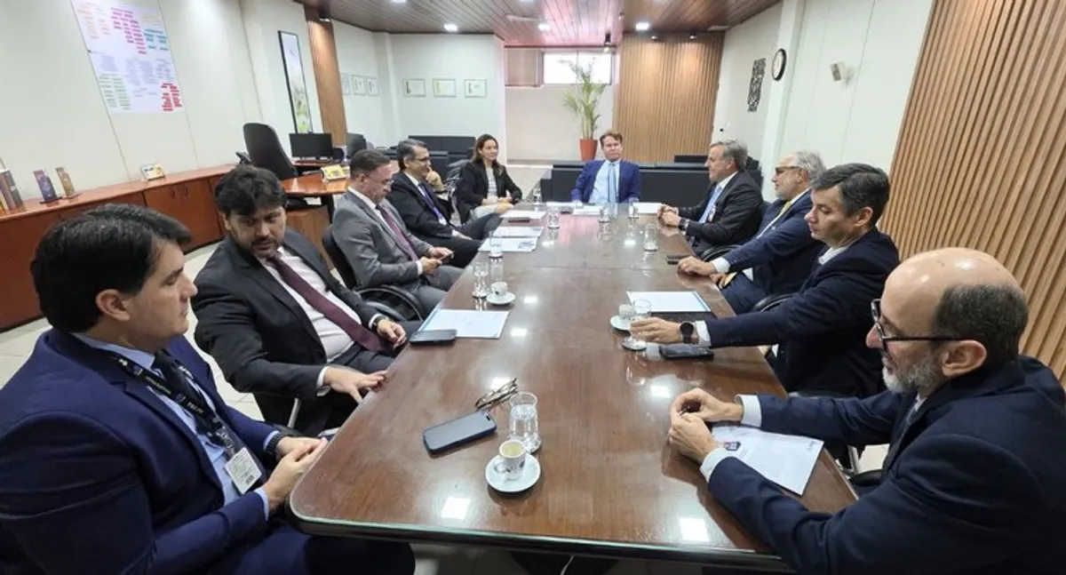 Representantes do TRE-PB e da Meta em reunião para fortalecer parceria nas Eleições 2026