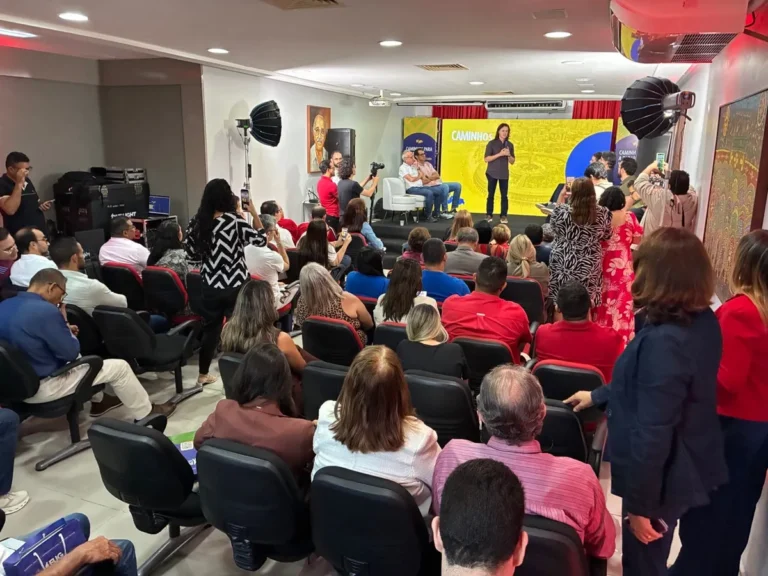 Veneziano Vital do Rêgo discursa em evento "Caminhos para a Paraíba" em João Pessoa.