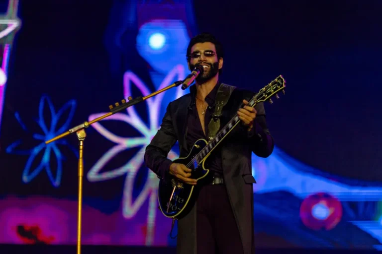 Multidão em show de Gusttavo Lima na véspera de São João na Paraíba