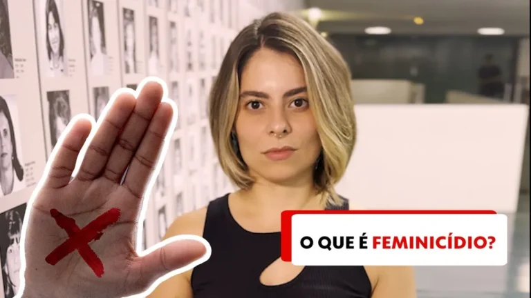 Policiais da Paraíba em frente a delegacia para discutir combate à violência.