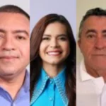 Urna eletrônica e documentos de registro de candidatura em um ambiente de tribunal