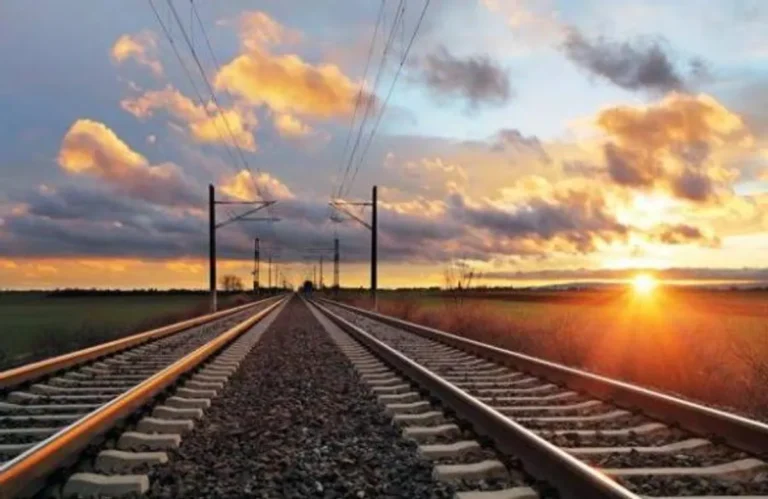 Trecho de linha ferroviária no Brasil